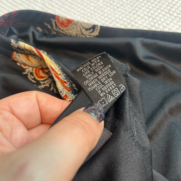 Express Floral Skirt Large - Picture 4 of 5